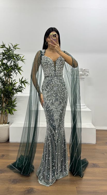 Yeşil Kollu İnci Süslemeli Abiye Elbise